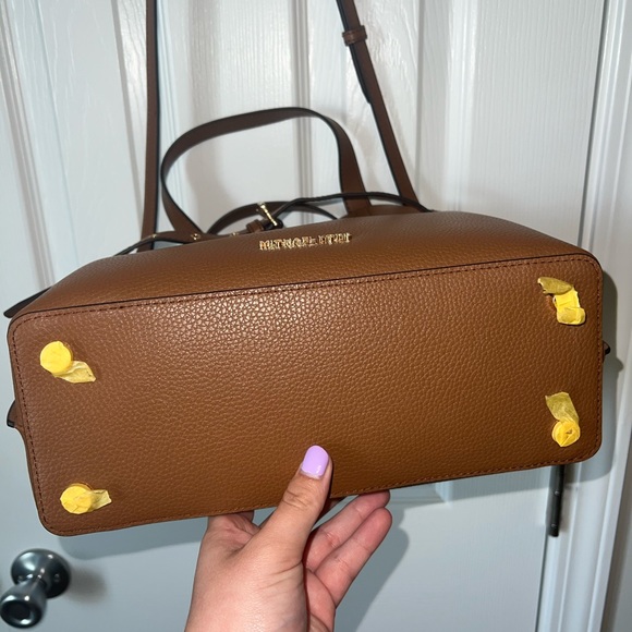 Michael kors purse - Picture 3 of 7